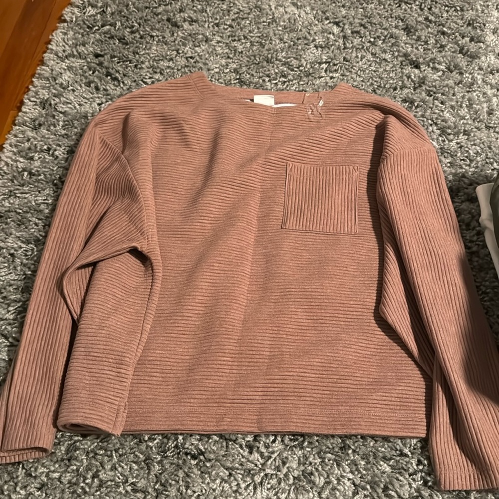 Women’s a new day top/hoodie type material